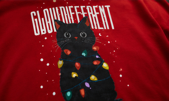 Women's Glow Different Heavyweight Tee Back Print Close-up